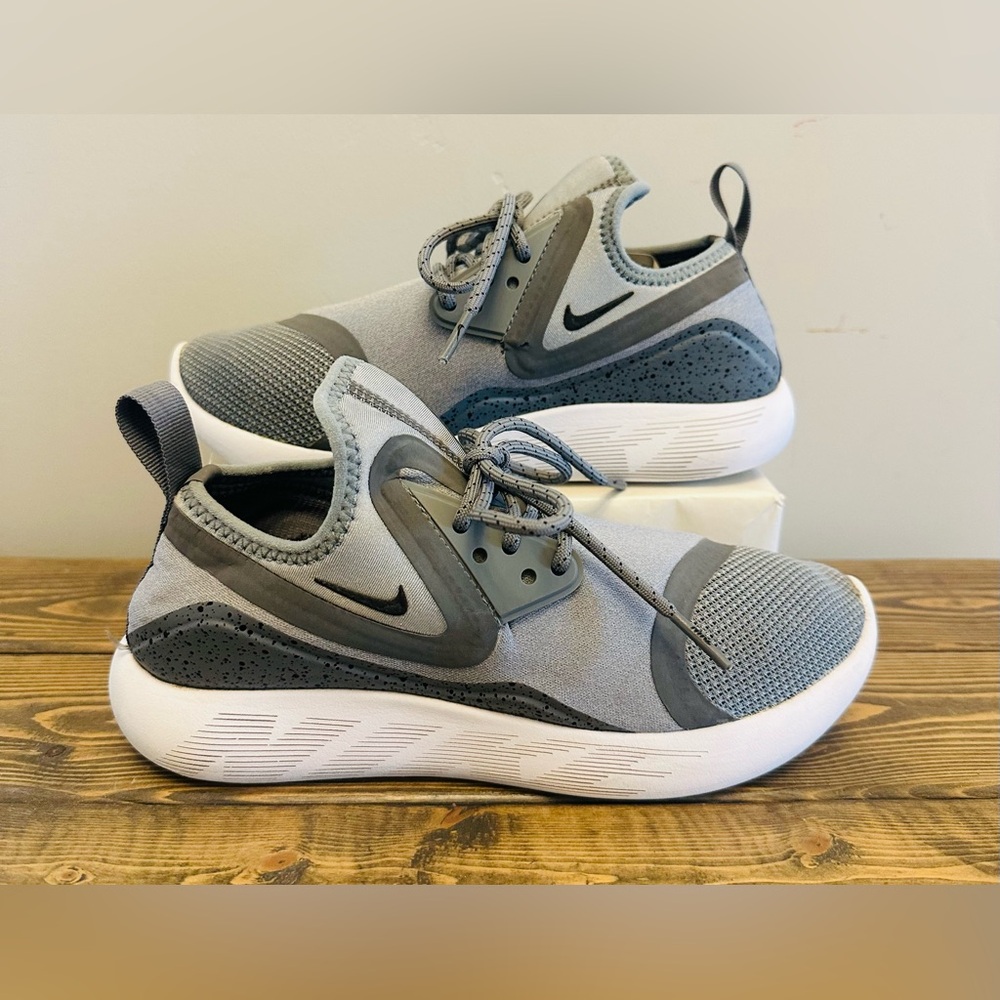Nike Lunarcharge Essential 923620-002 Gray Running Shoes Sneakers Women’s 6.5